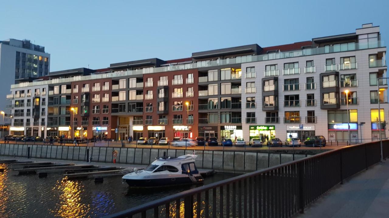 Waterlane W Oknami Na Rzeke - Marina View - Comfy Apartments 格但斯克 外观 照片